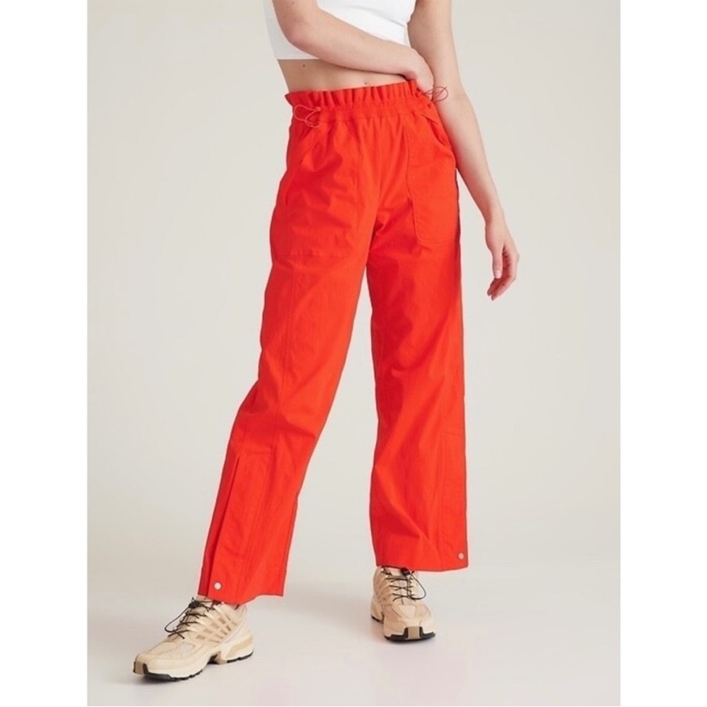 Athleta Trekki Parachute‎ Pull On Pants Size 4 Red